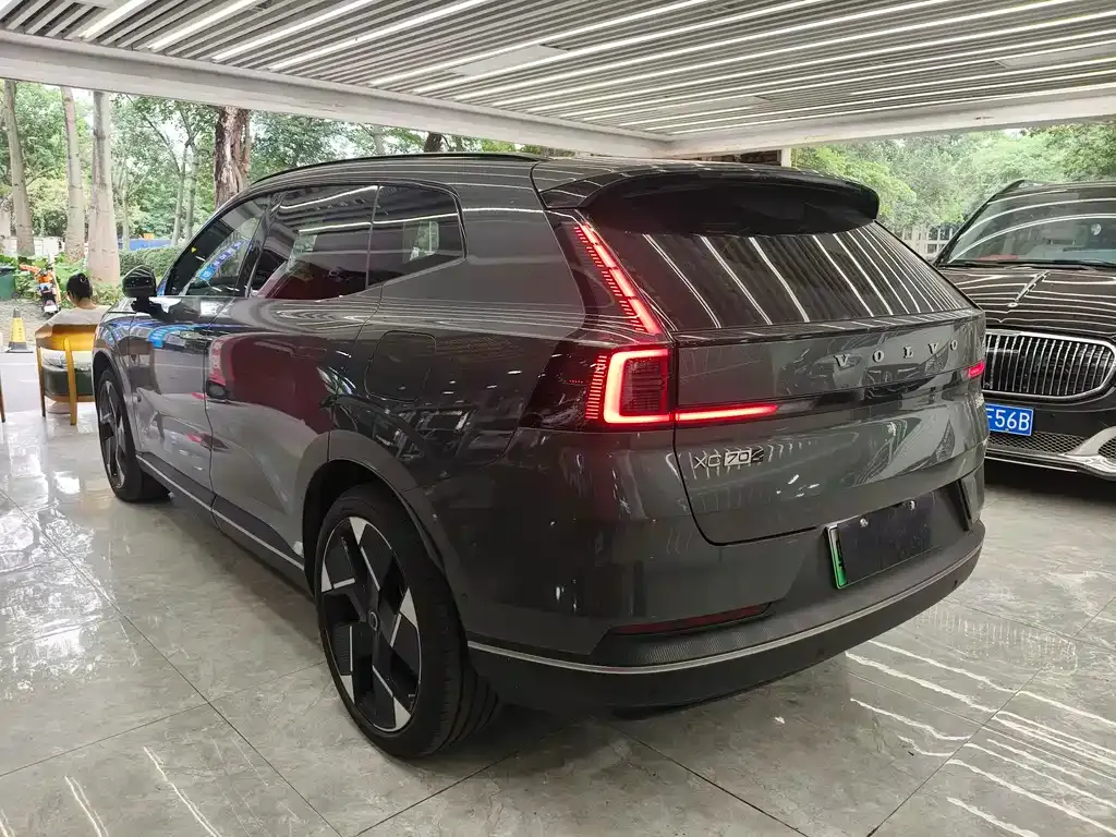 Volvo XC70 Plug-in Hybrid — фото 8