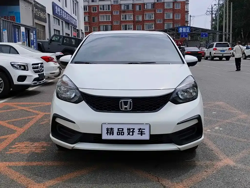 Honda Fit — фото 1