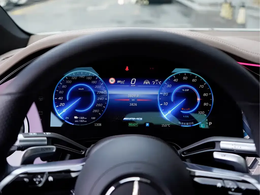 Mercedes-Benz EQS AMG — фото 10