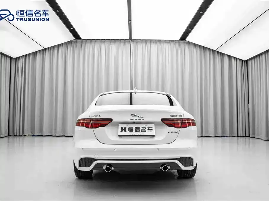 Jaguar XEL — фото 10