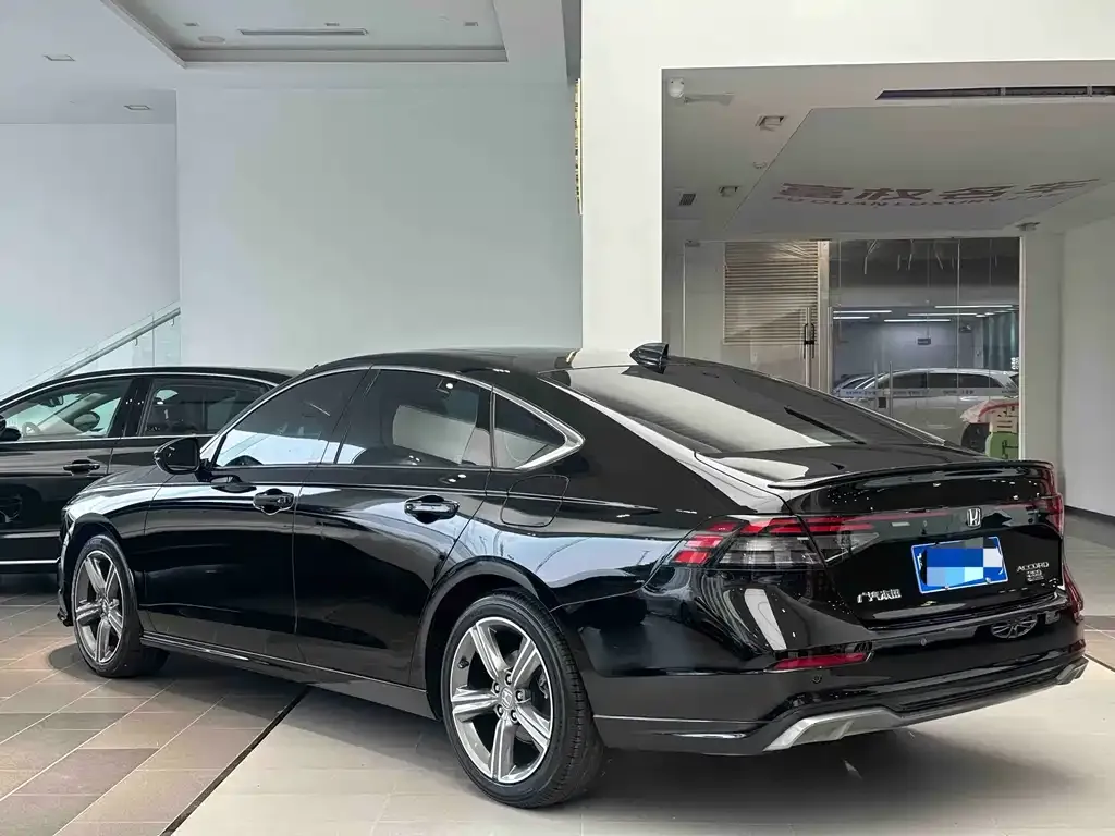 Honda Accord — фото 3