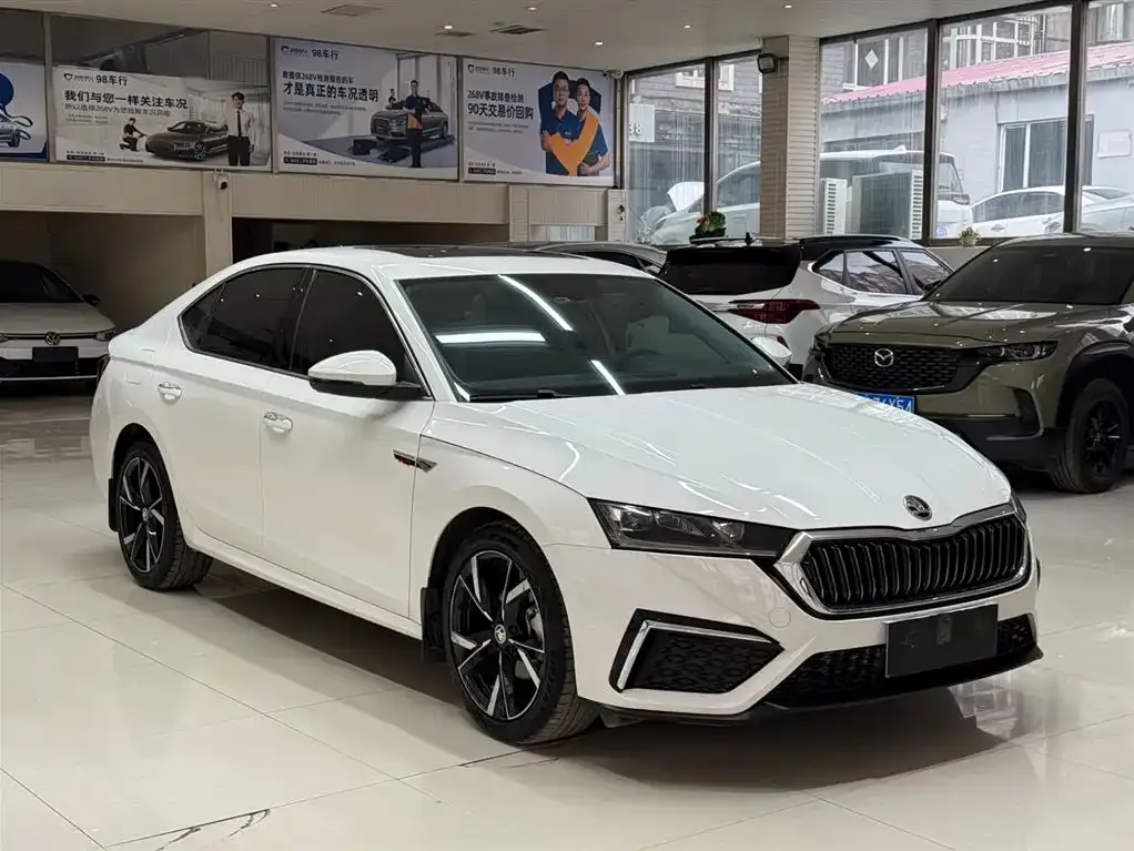 Skoda Octavia — фото 7