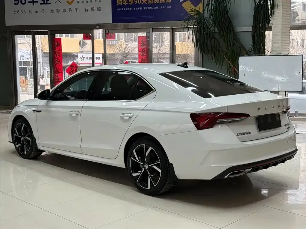 Skoda Octavia — фото 9