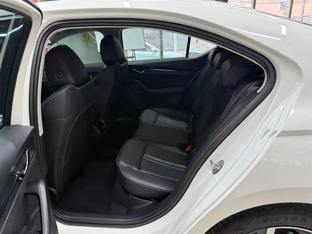 Skoda Octavia — фото 8