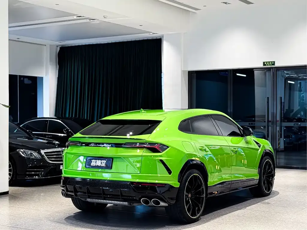 Lamborghini Urus — фото 9