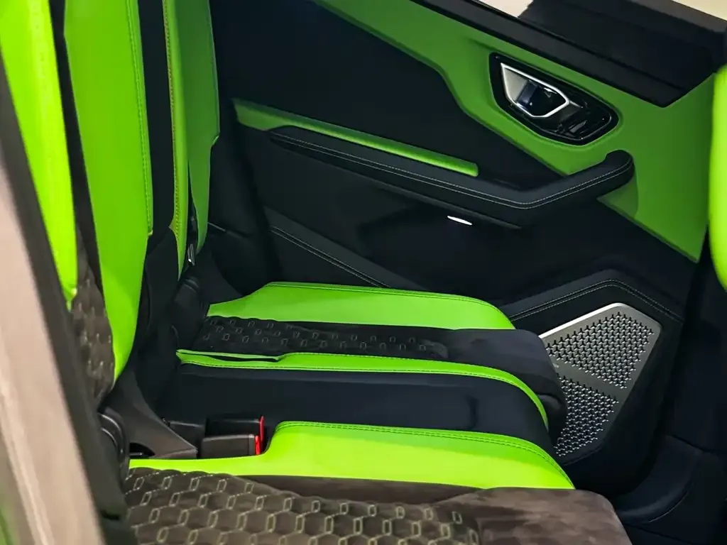Lamborghini Urus — фото 10