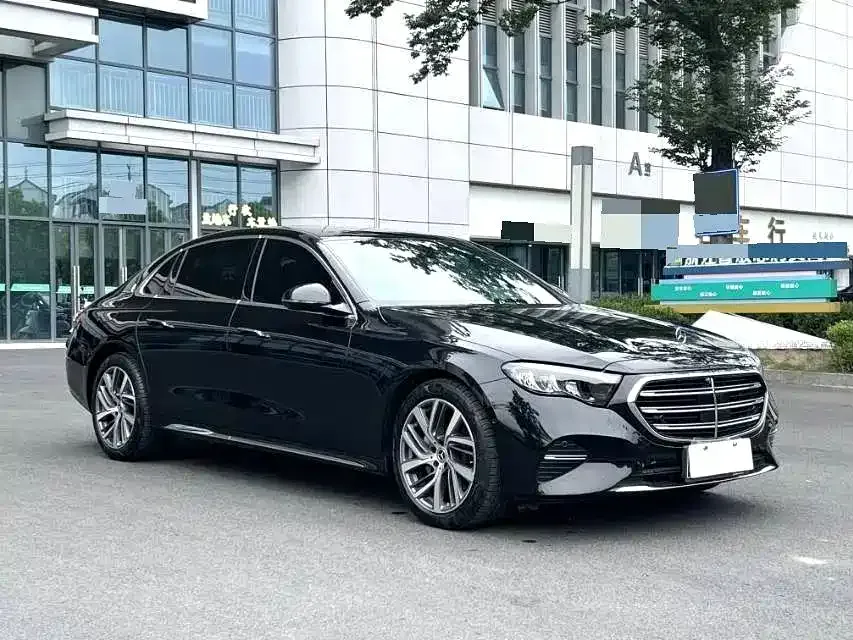 Mercedes-Benz E-Class — фото 7