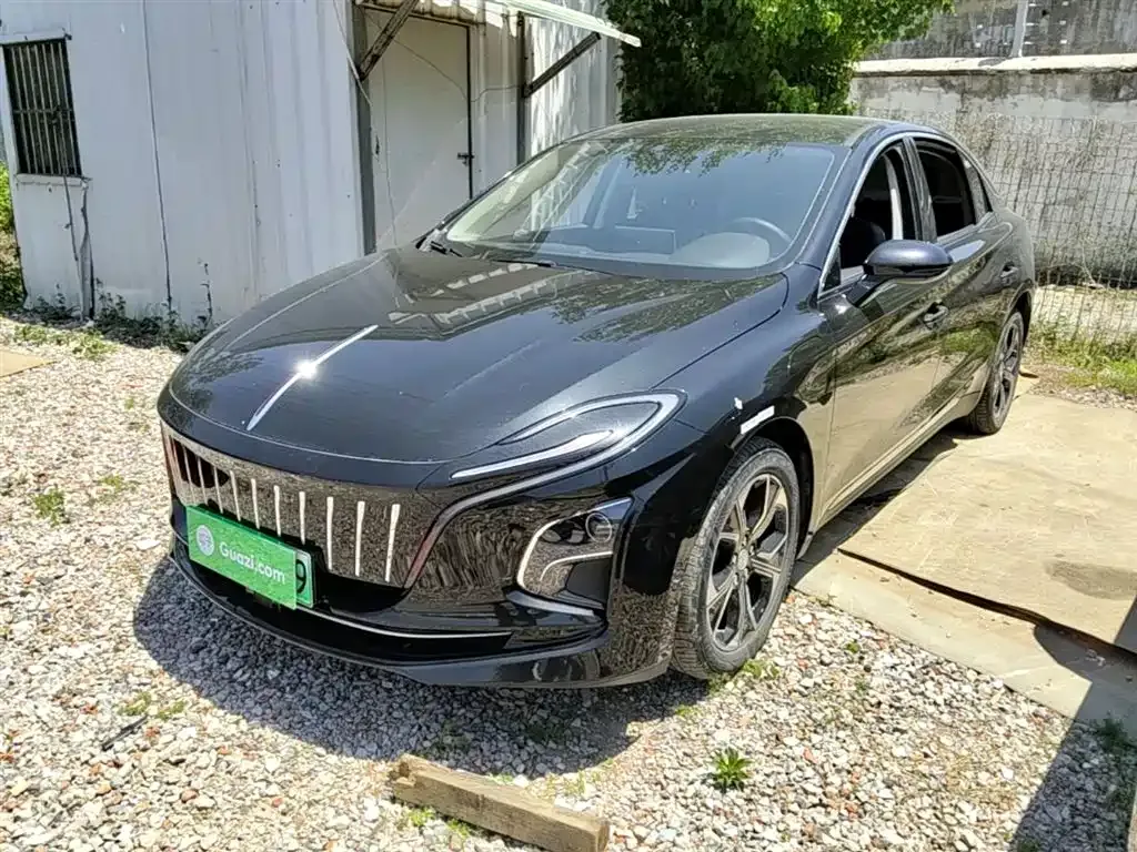 Hongqi E-QM5 — фото 1