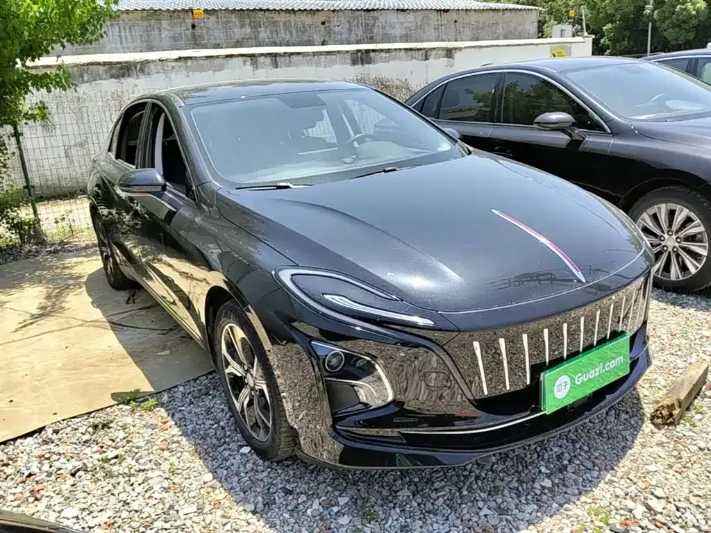 Hongqi E-QM5 — фото 7