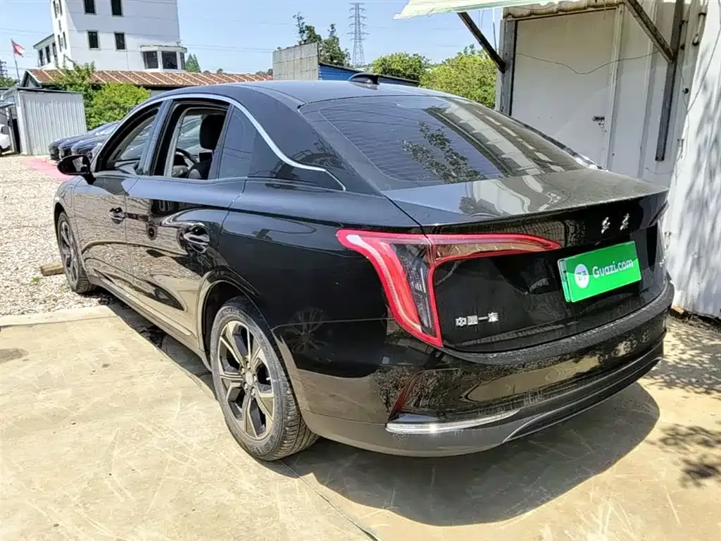 Hongqi E-QM5 — фото 2