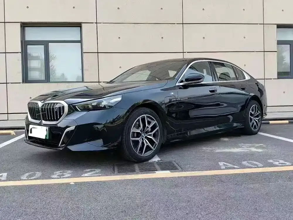 BMW i5 — фото 1