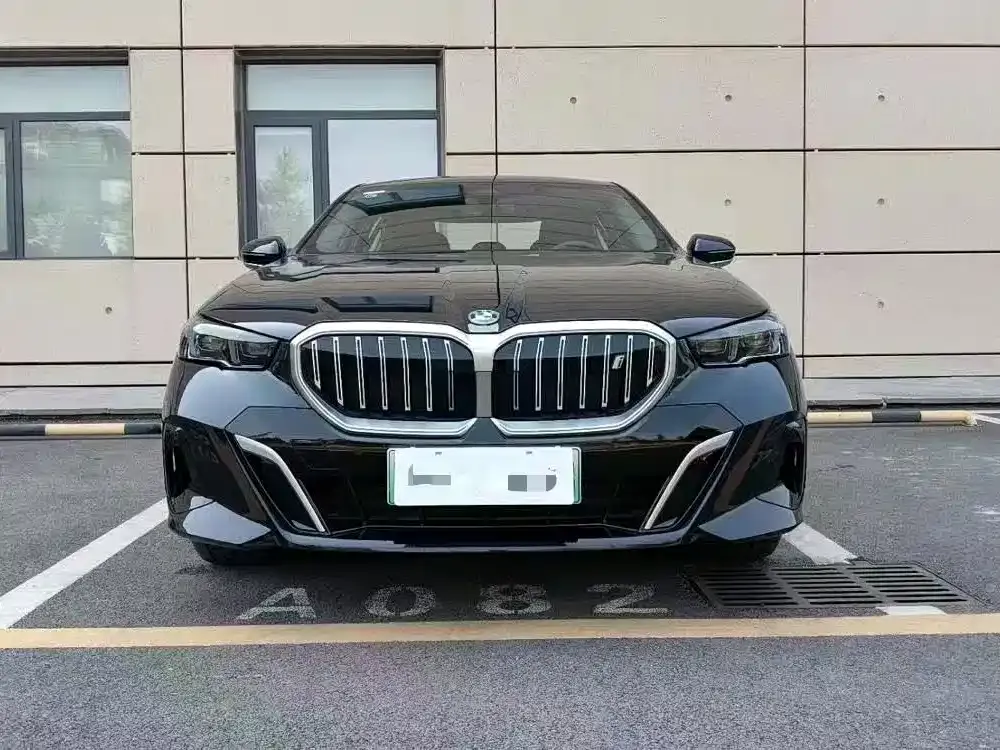 BMW i5 — фото 2