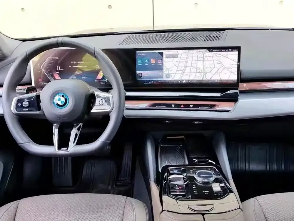 BMW i5 — фото 5