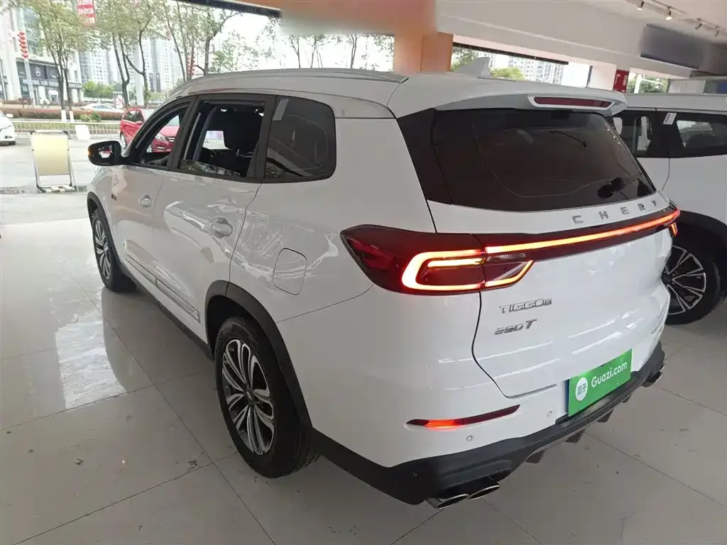 Chery Tiggo 8 — фото 4