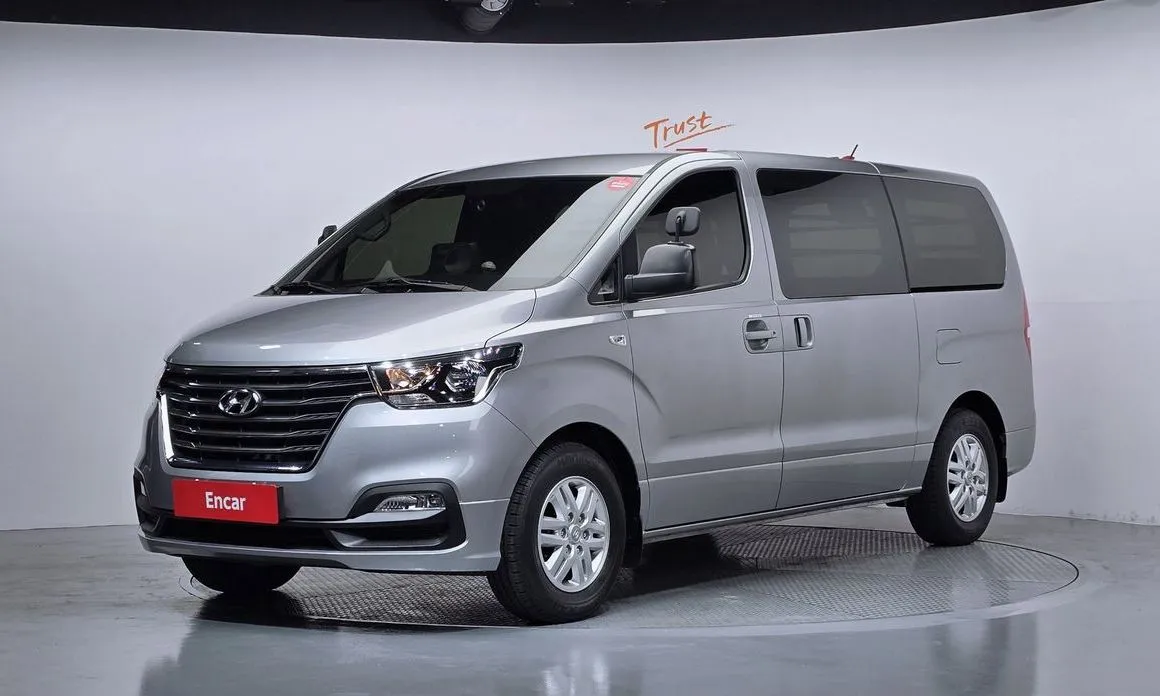 Hyundai Starex — фото 1
