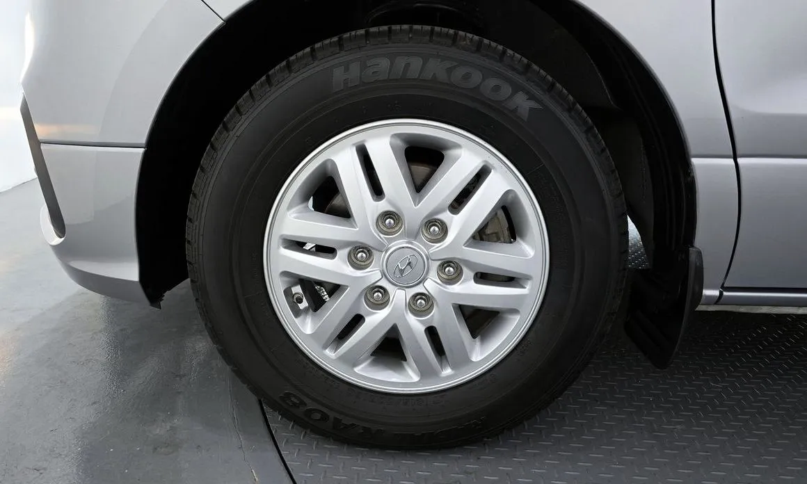 Hyundai Starex — фото 4