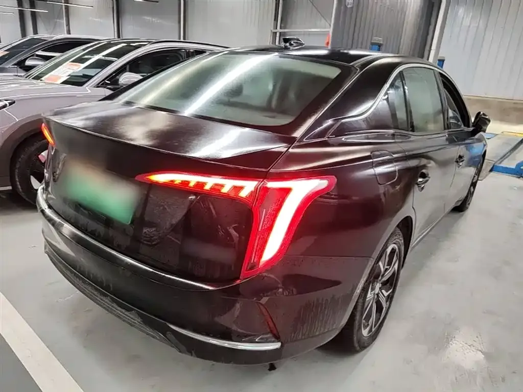 Hongqi E-QM5 — фото 7