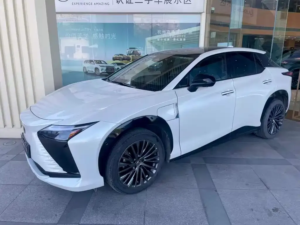 Lexus RZ — фото 1
