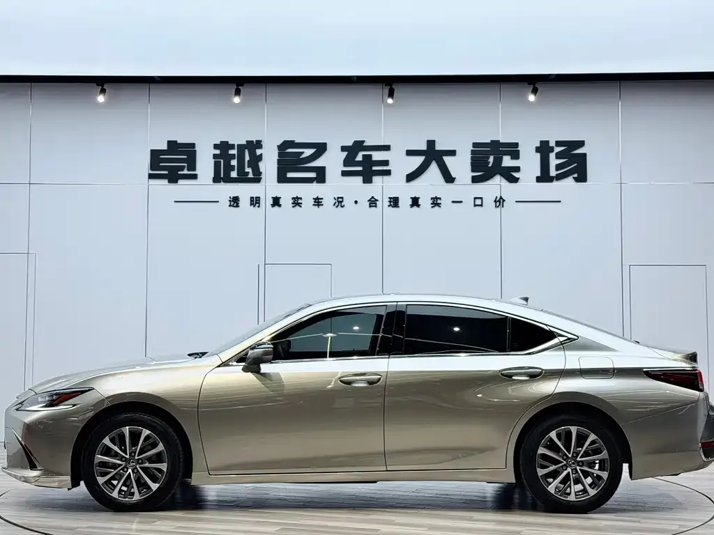 Lexus ES — фото 5