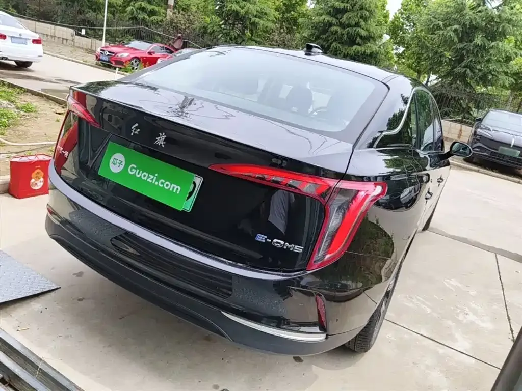 Hongqi E-QM5 — фото 9