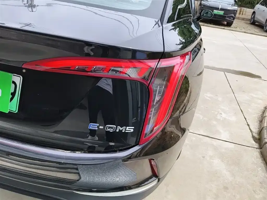 Hongqi E-QM5 — фото 2