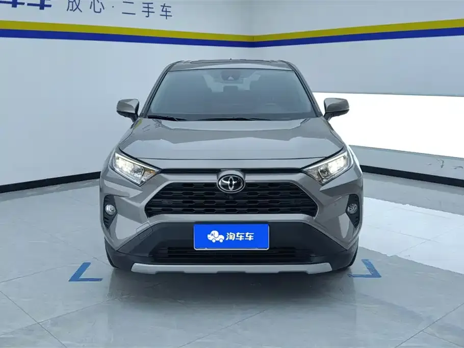 Toyota RAV4 — фото 4