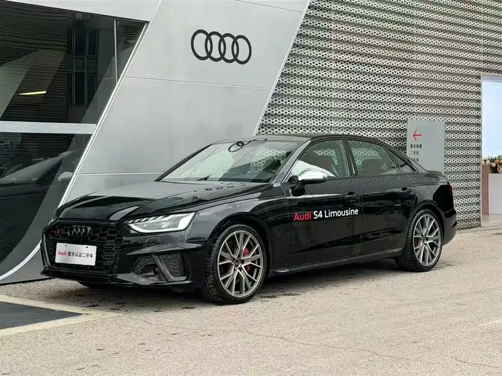 Audi S4 — фото 1