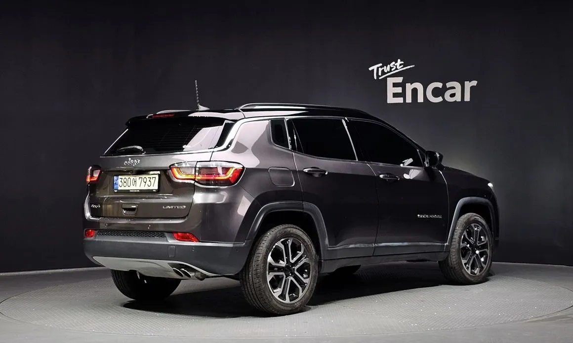 Jeep Compass — фото 6