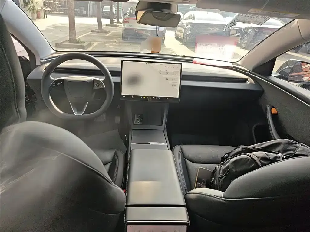 Tesla Model 3 — фото 5