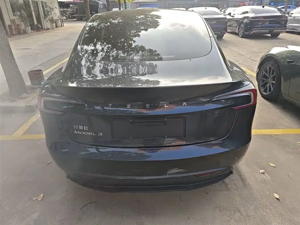 Tesla Model 3 — фото 4