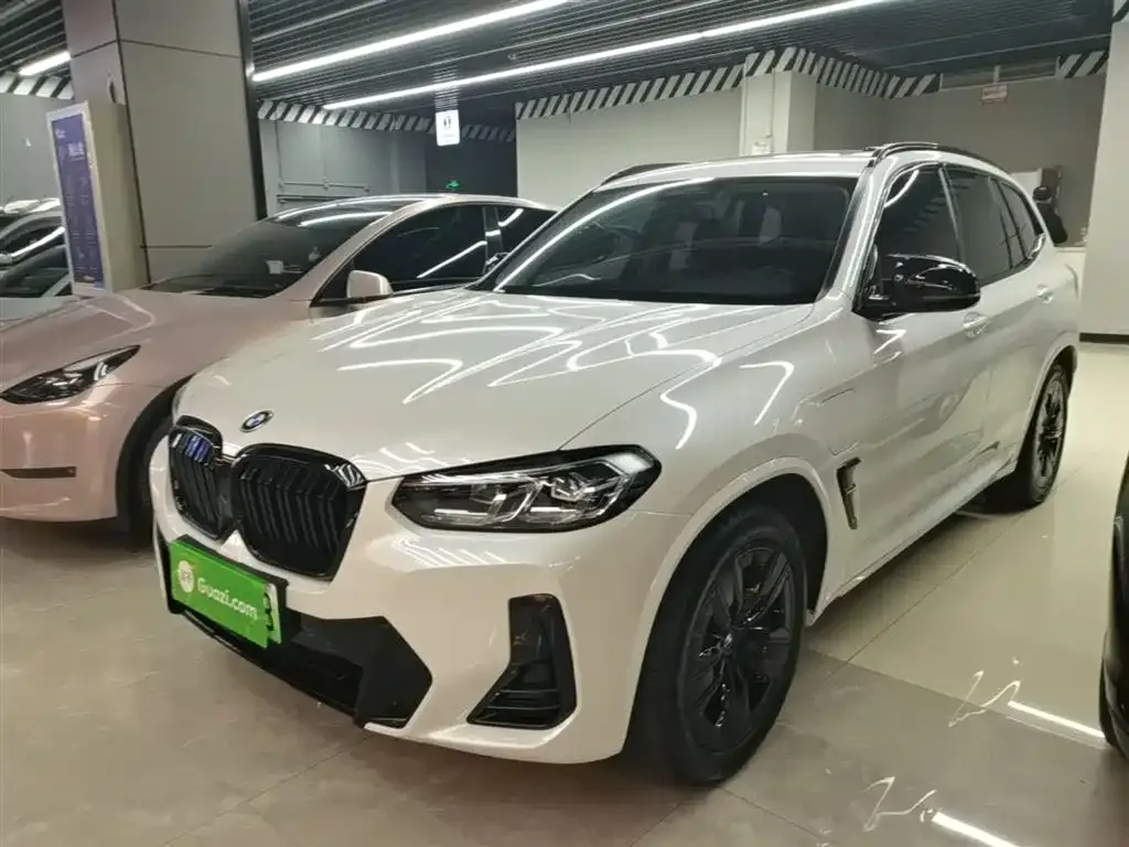 BMW iX3 — фото 1