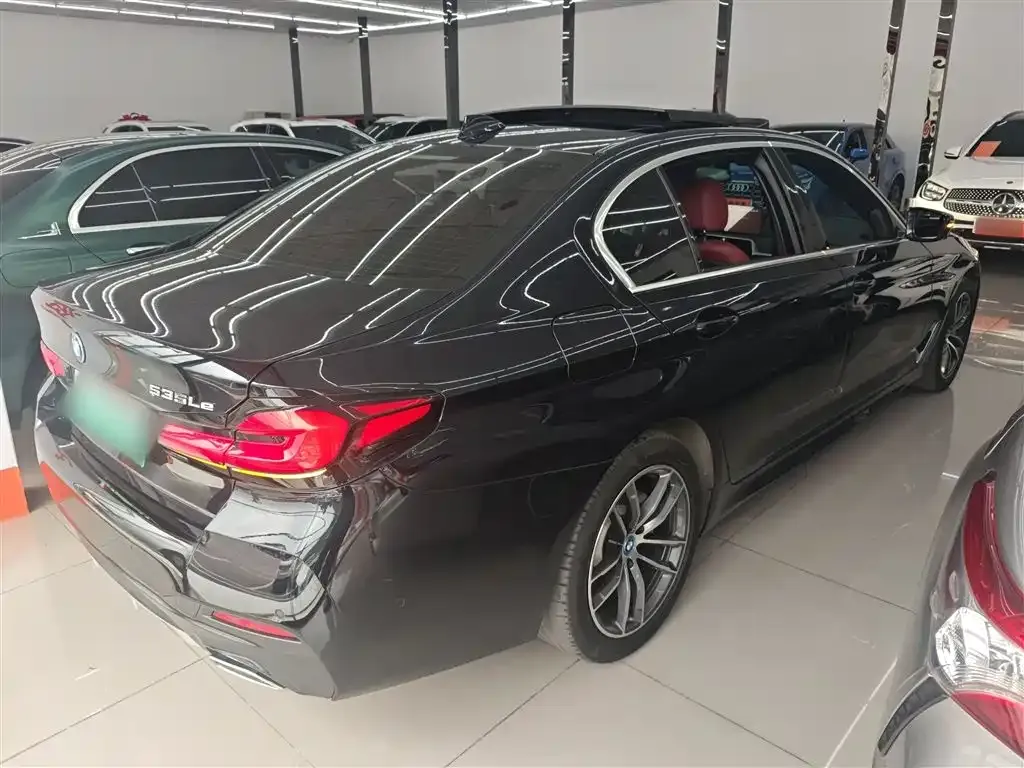BMW 5 Series New Energy — фото 2