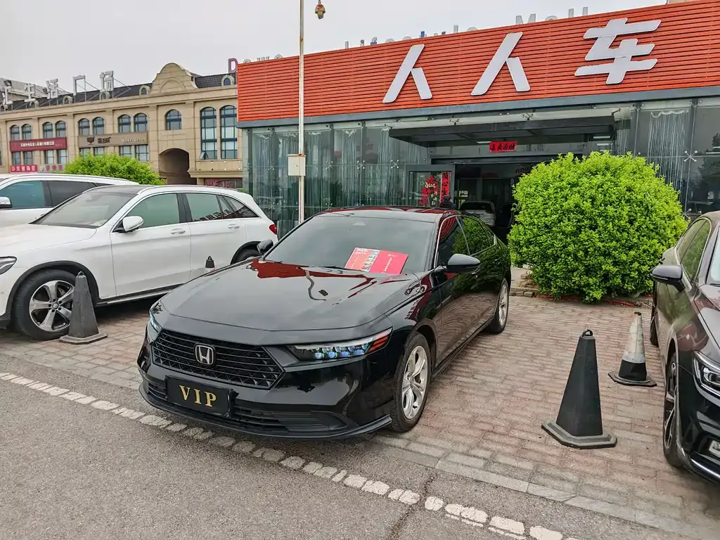 Honda Accord — фото 1