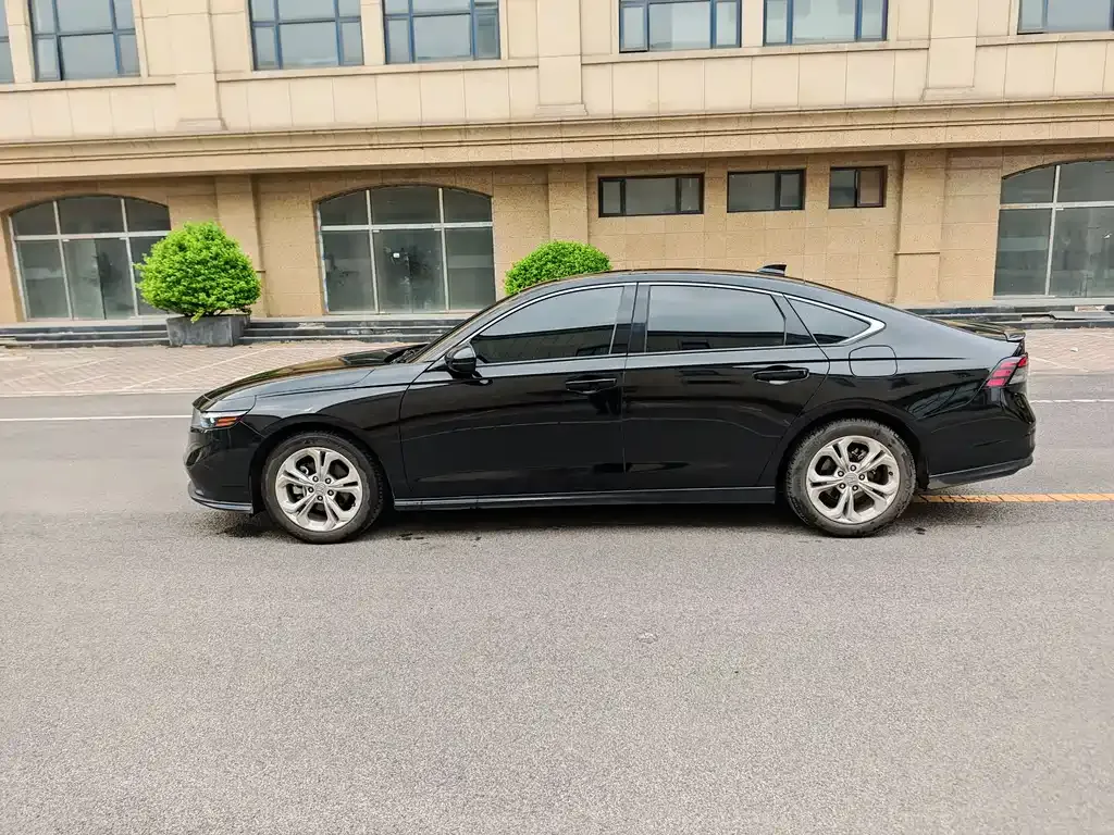 Honda Accord — фото 3