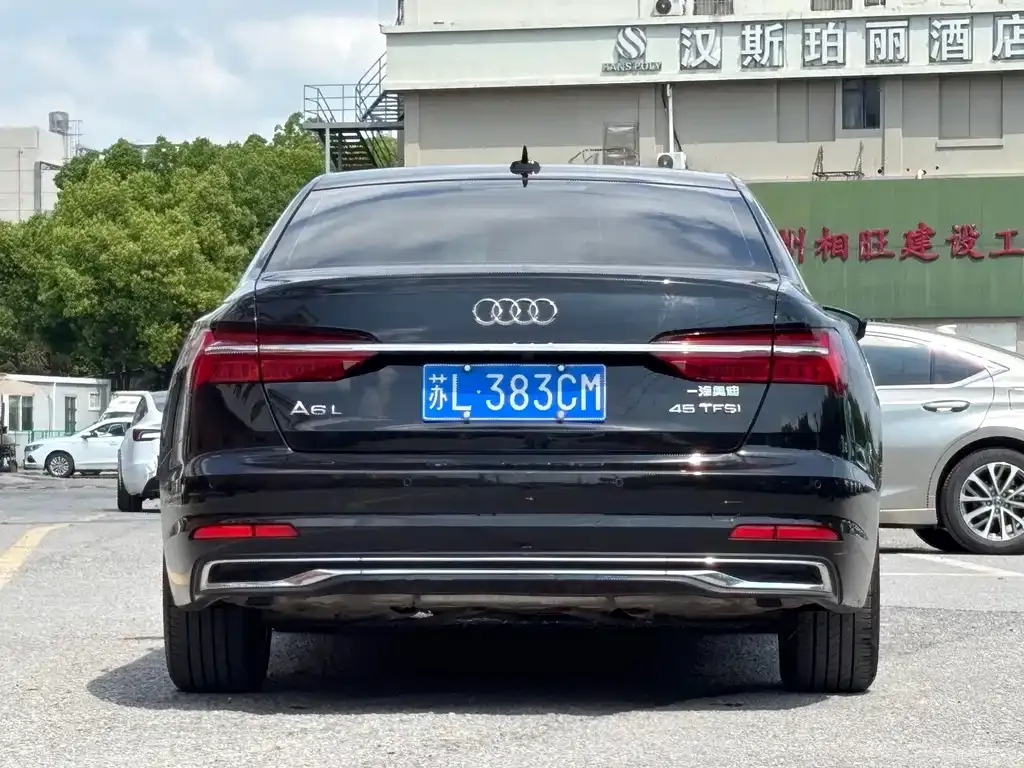 Audi A6L — фото 5