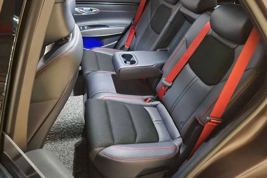Genesis GV70 — фото 10