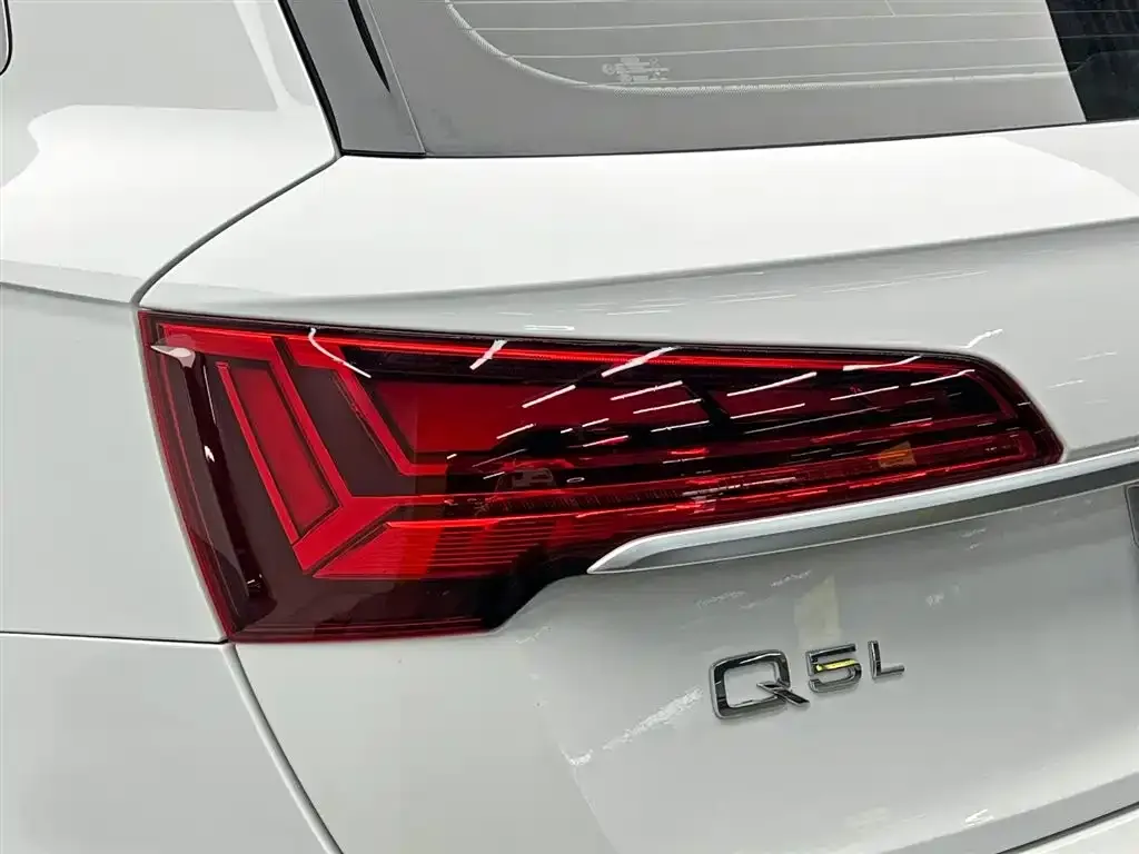 Audi Q5L — фото 3