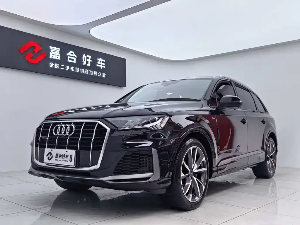 Audi Q7 — фото 1