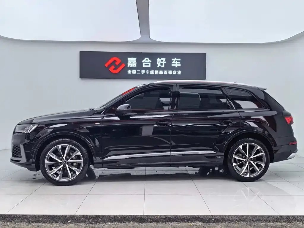 Audi Q7 — фото 8