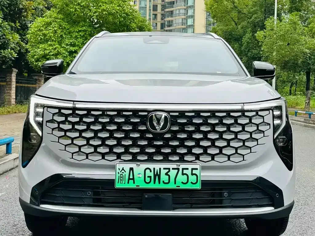 Changan CS55PLUS PHEV — фото 6
