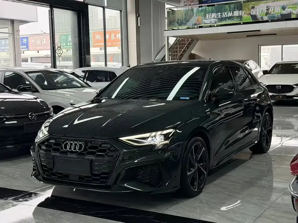 Audi A3 — фото 1