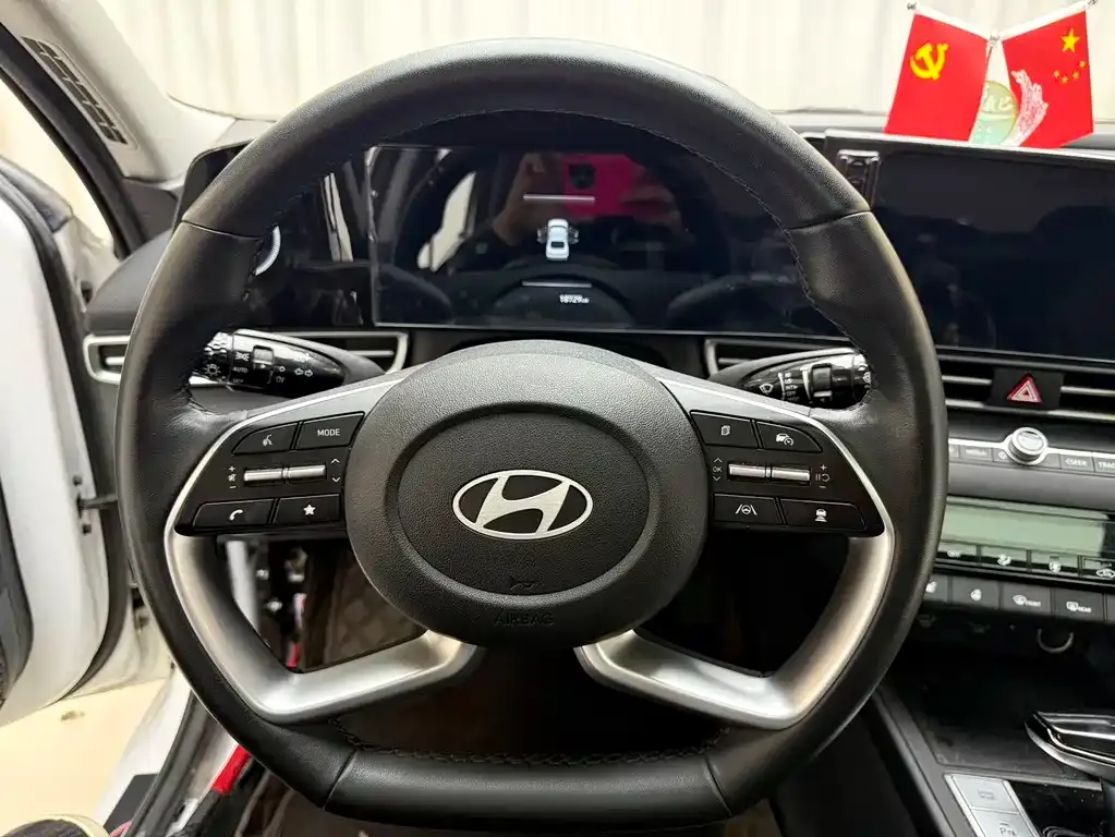 Hyundai Elantra — фото 6