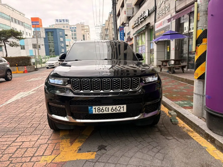 Jeep Cherokee — фото 1