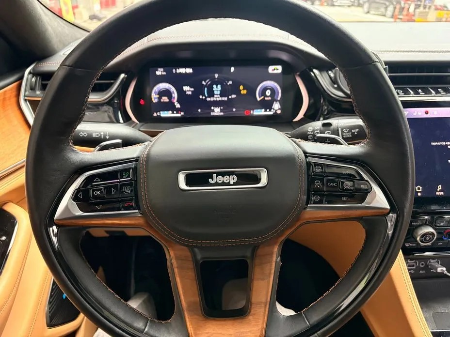 Jeep Cherokee — фото 10