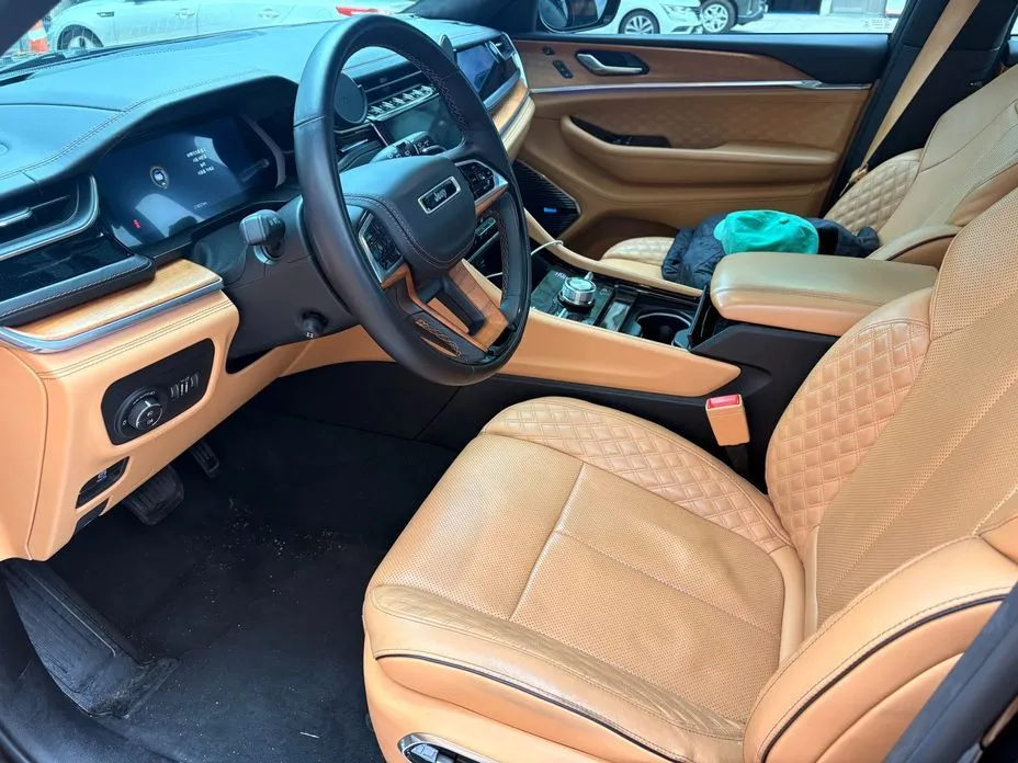 Jeep Cherokee — фото 4