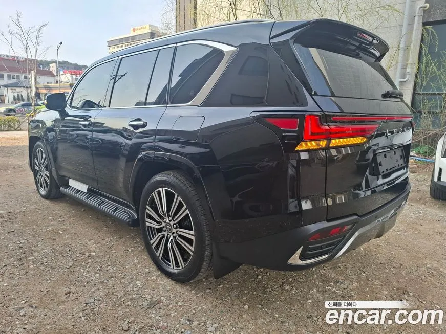 Lexus LX — фото 10