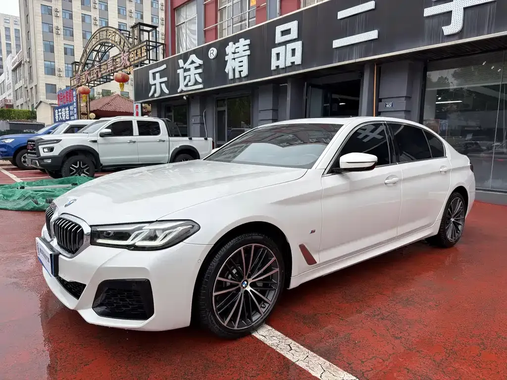BMW 5 Series — фото 4
