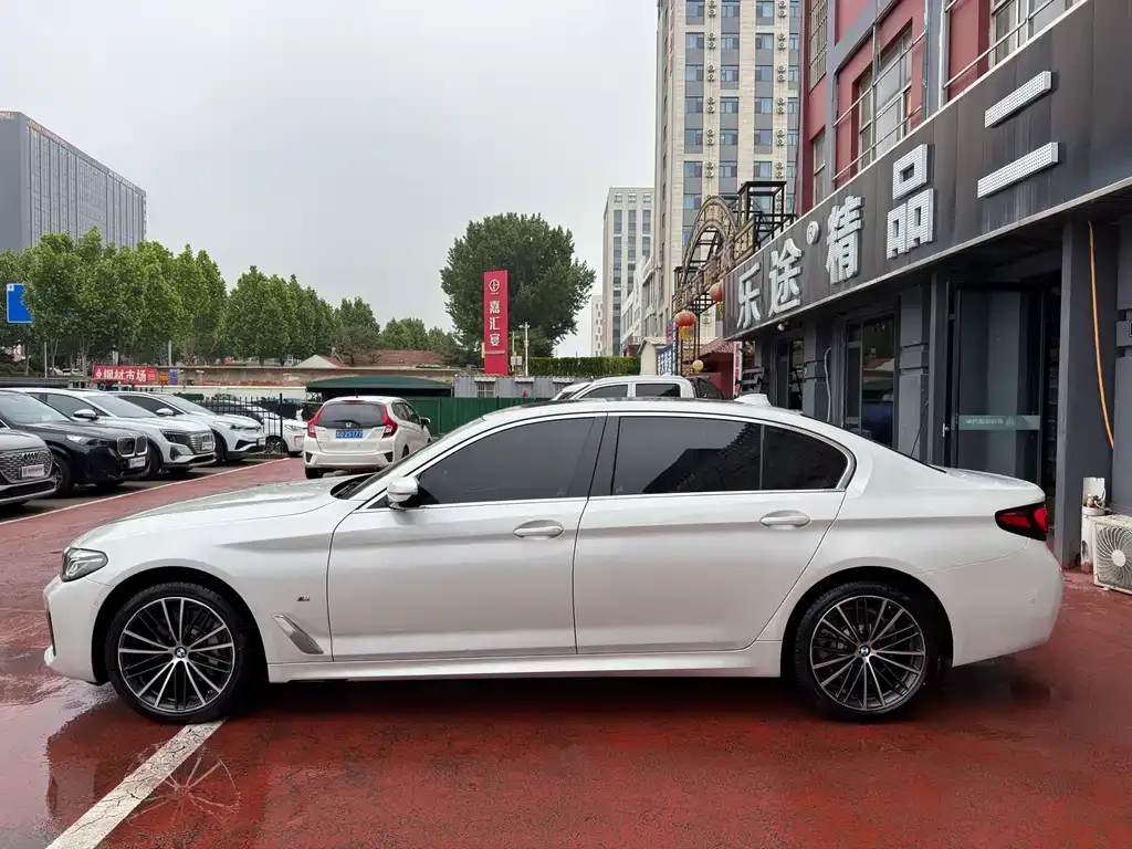 BMW 5 Series — фото 2