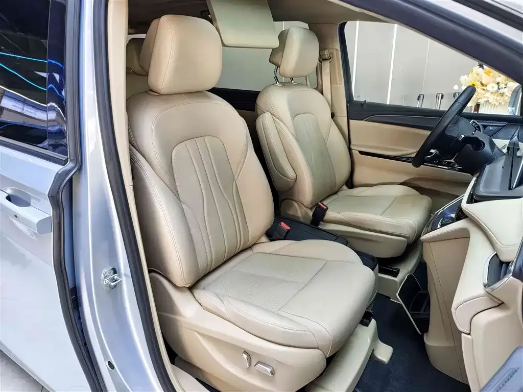 Buick GL8 Hybrid — фото 8