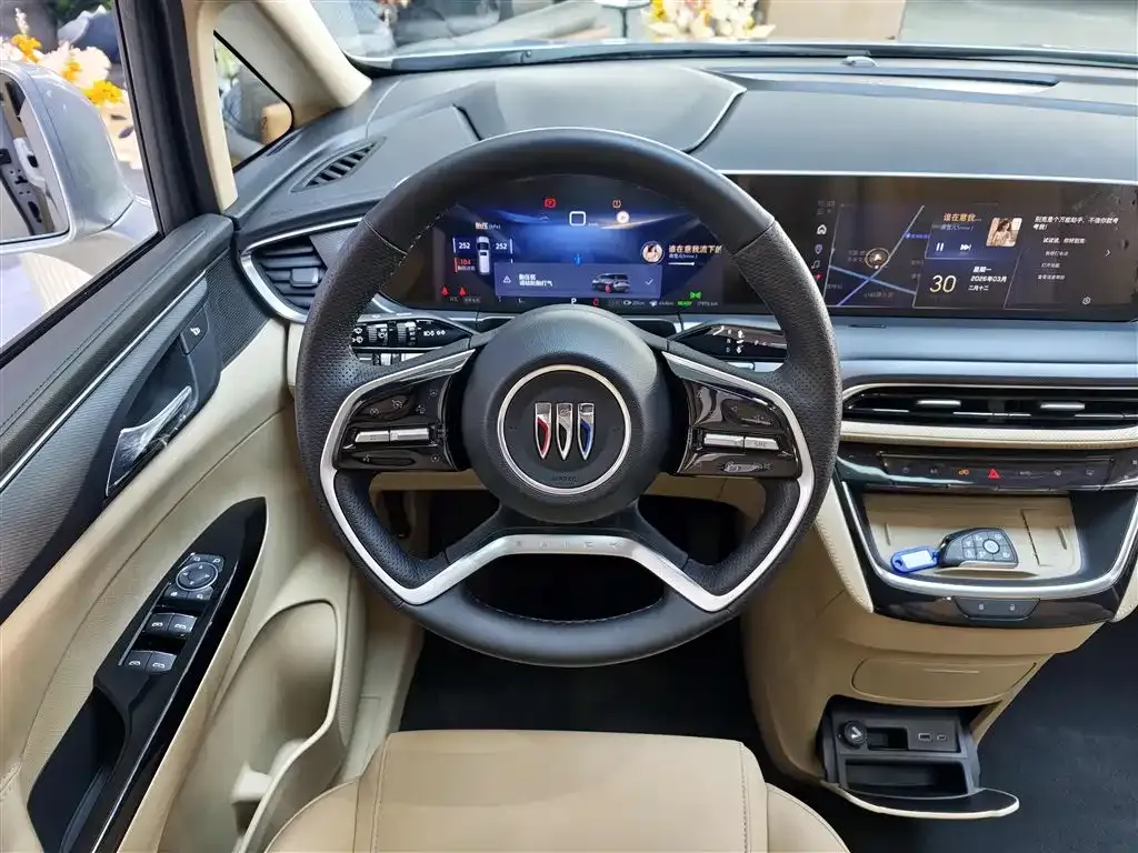 Buick GL8 Hybrid — фото 3